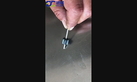 干冰清洗機行心齒輪干冰去毛刺應用案例視頻 